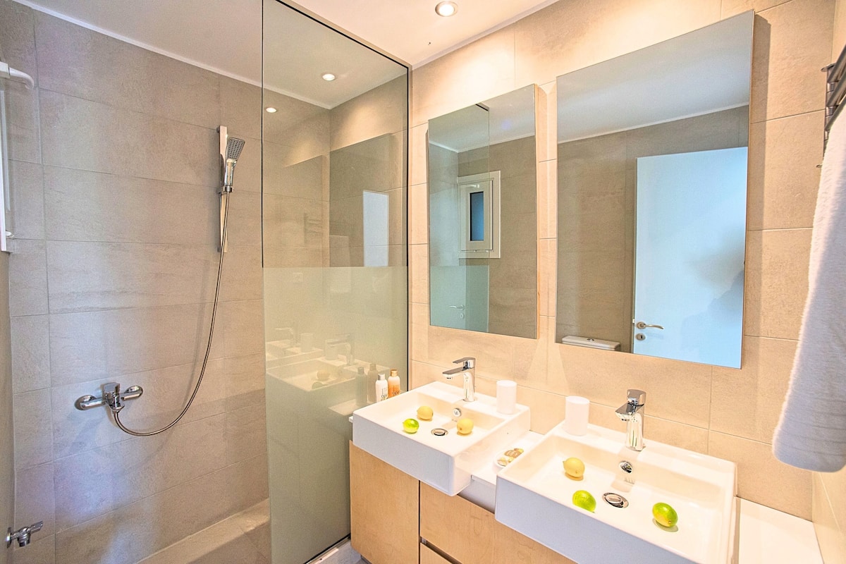 family suite, 2 bedrooms, garden view | bathroom | shower, rainfall showerhead, designer toiletries, hair dryer