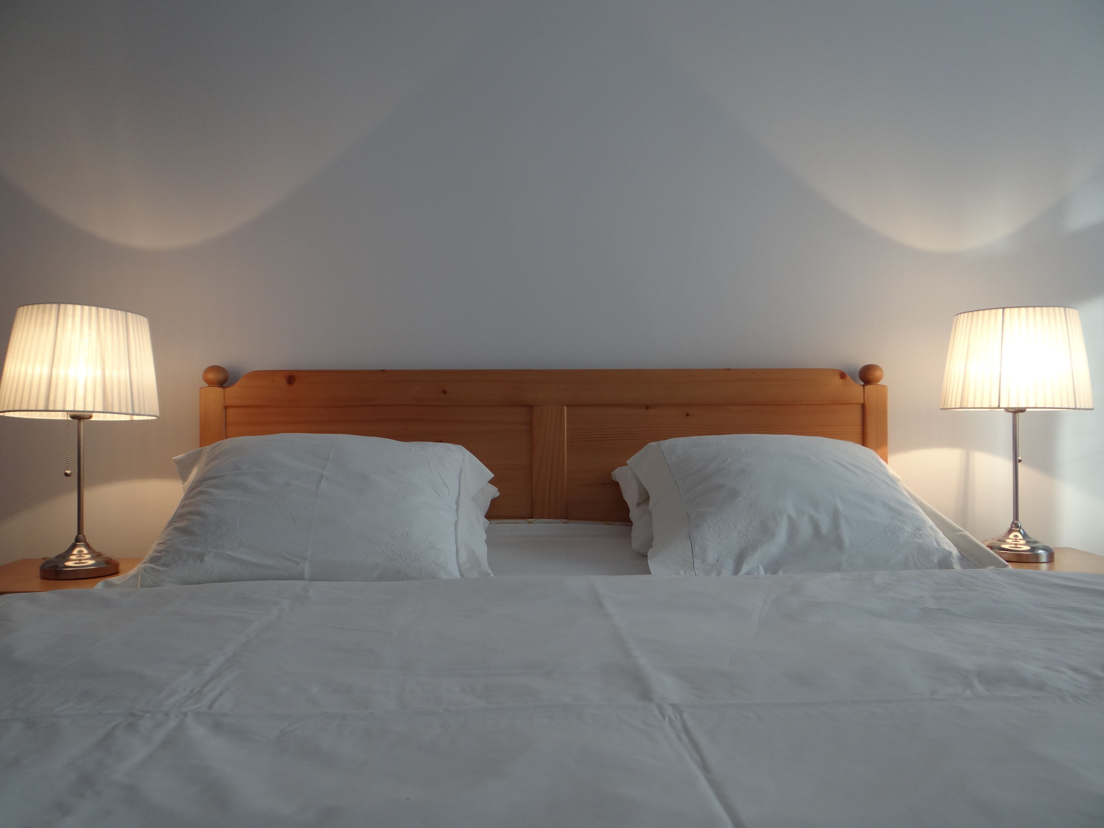 comfort studio suite | egyptian cotton sheets, hypo-allergenic bedding, memory-foam beds