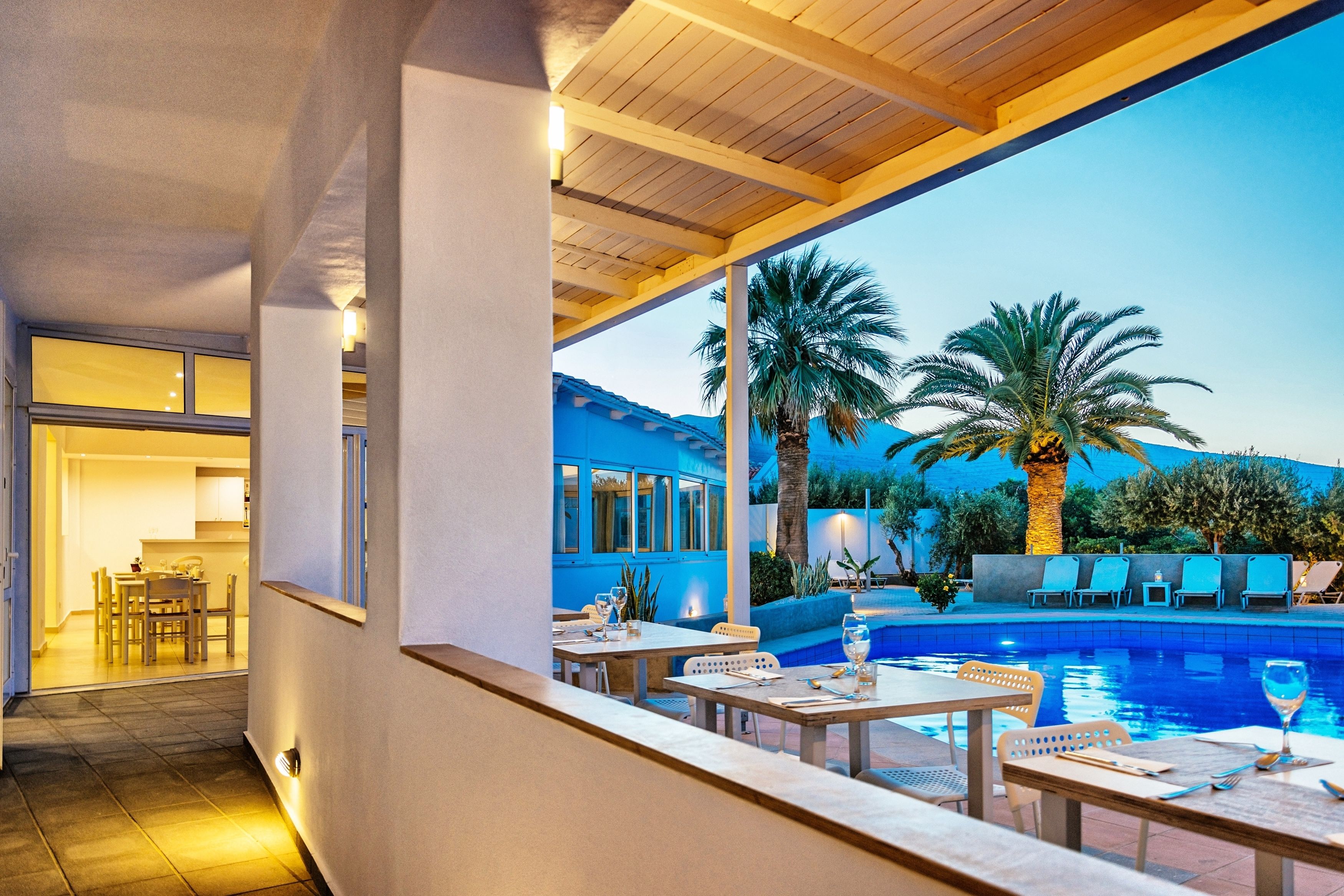 breakfast, lunch, dinner served; international cuisine, pool views