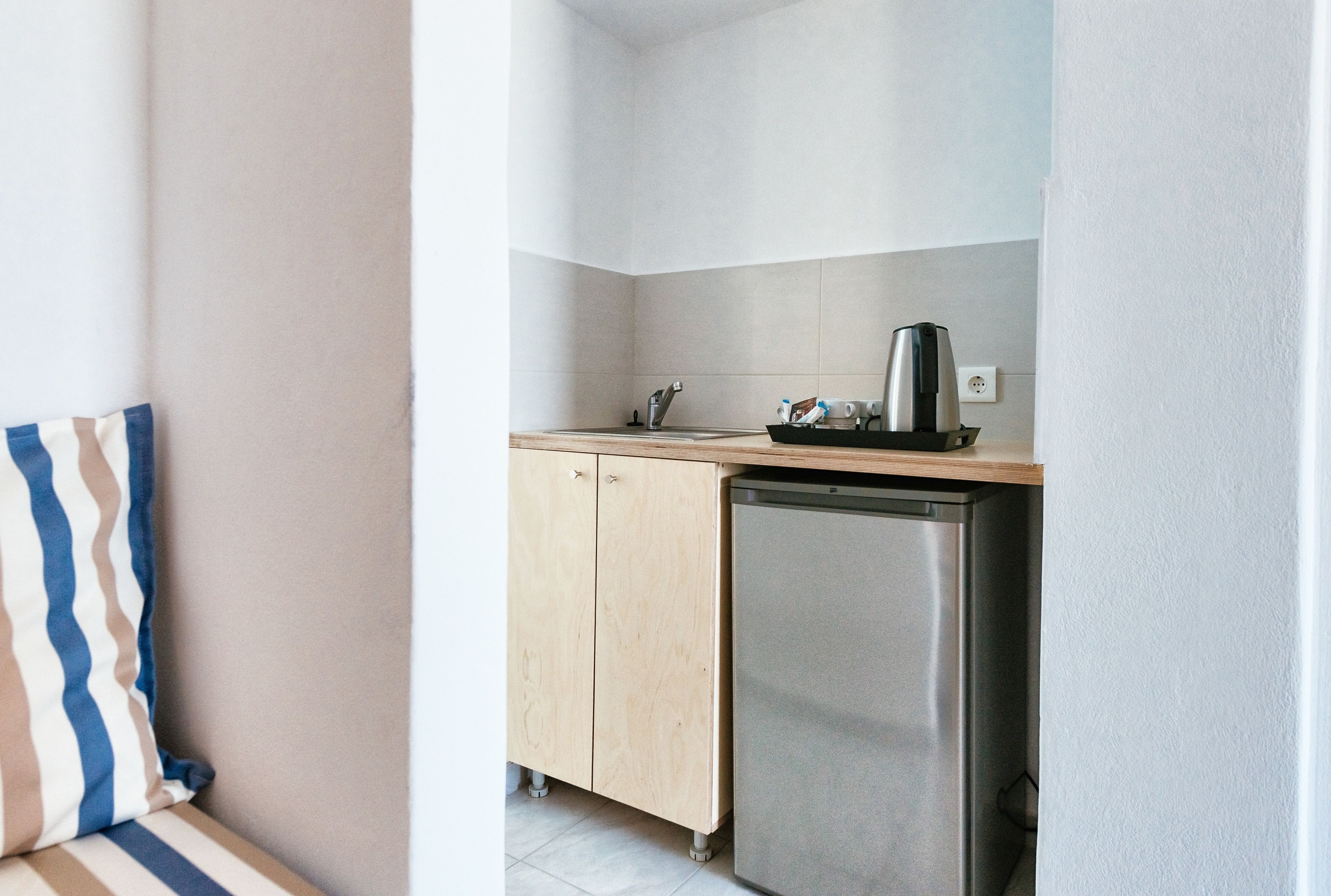 superior room, sea view | private kitchenette | fridge, electric kettle