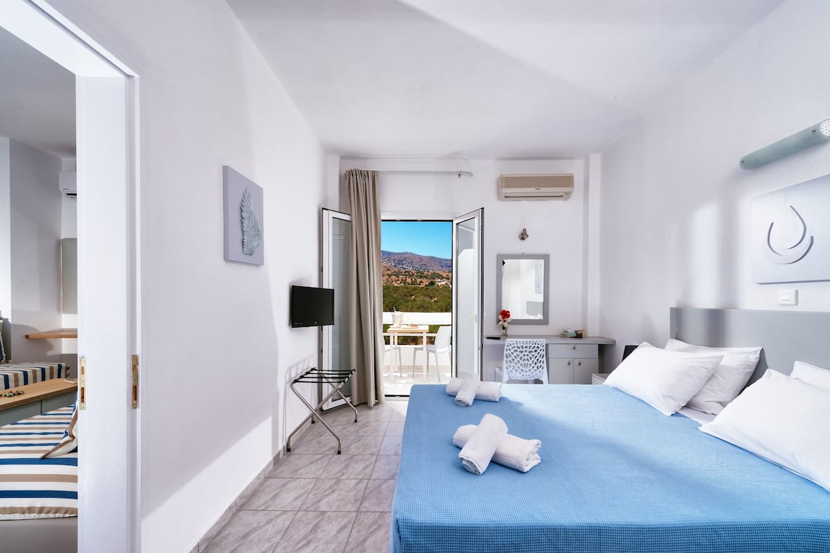 1 bedroom, desk, iron/ironing board, free WiFi