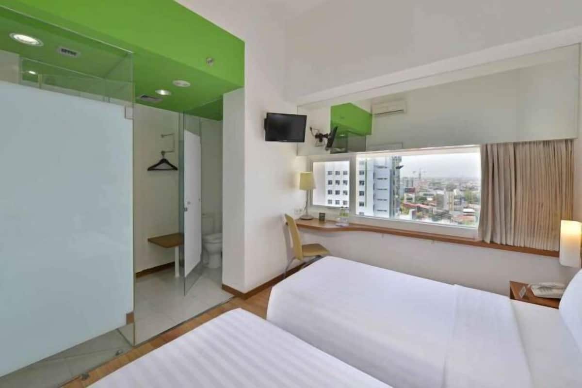 Premium bedding, in-room safe, desk, blackout curtains