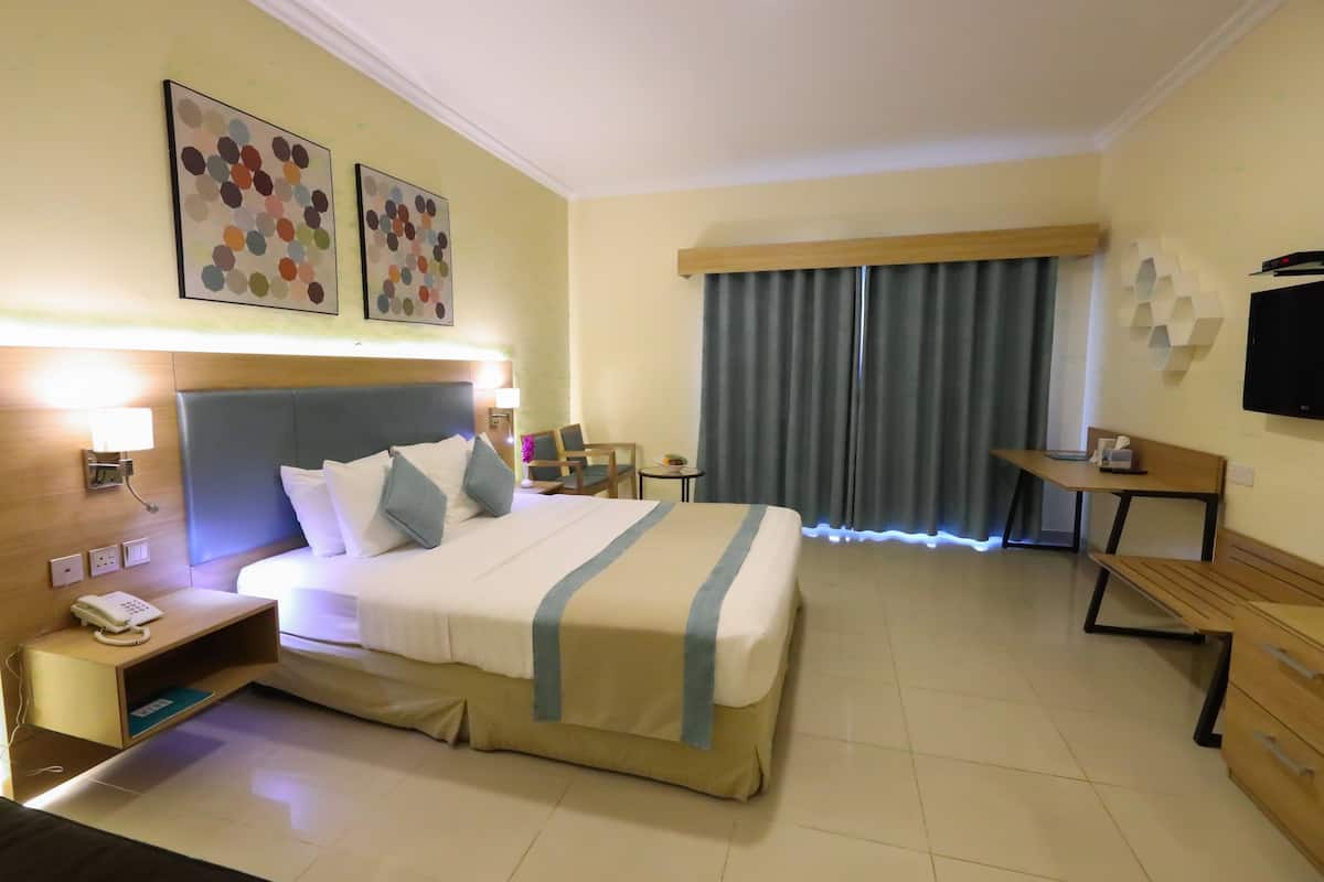 Standard Hotel Room | 1 多间卧室、客房内保险箱、免费 WiFi、床单