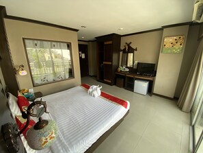 Deluxe-rum | Sängtillbehör av högsta kvalitet och minibar