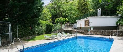 Kolam renang outdoor