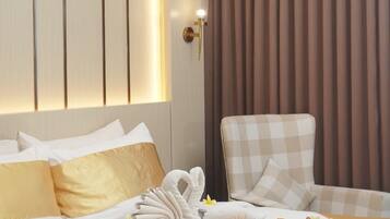 In-room safe, free WiFi, wheelchair access