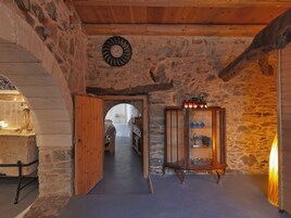 Sauna, Turkish bath, body treatments, hydrotherapy, hot stone massages