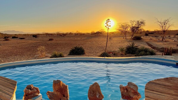 المنشأة من الخارج