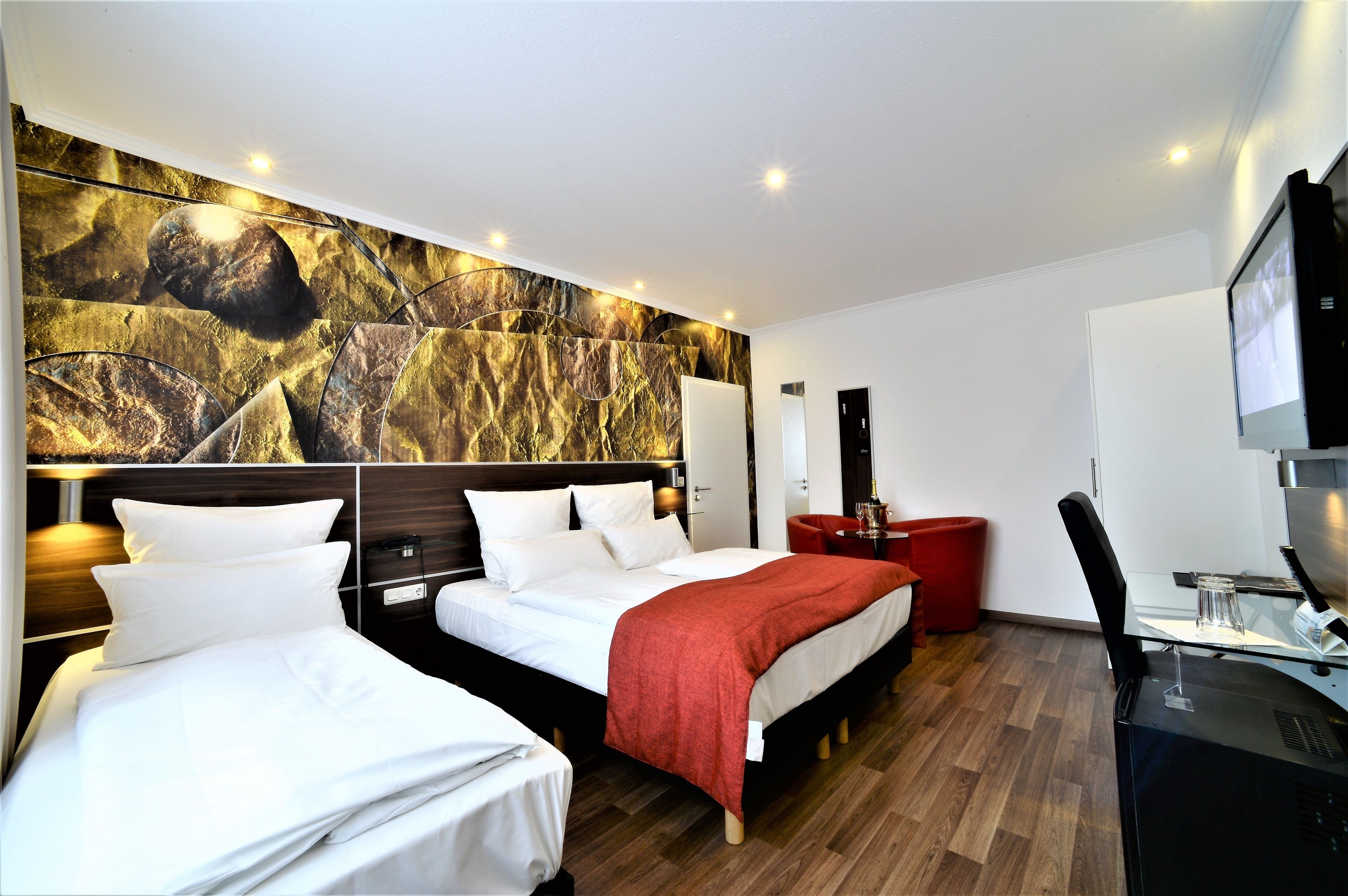 triple room | premium bedding, free minibar, in-room safe, desk