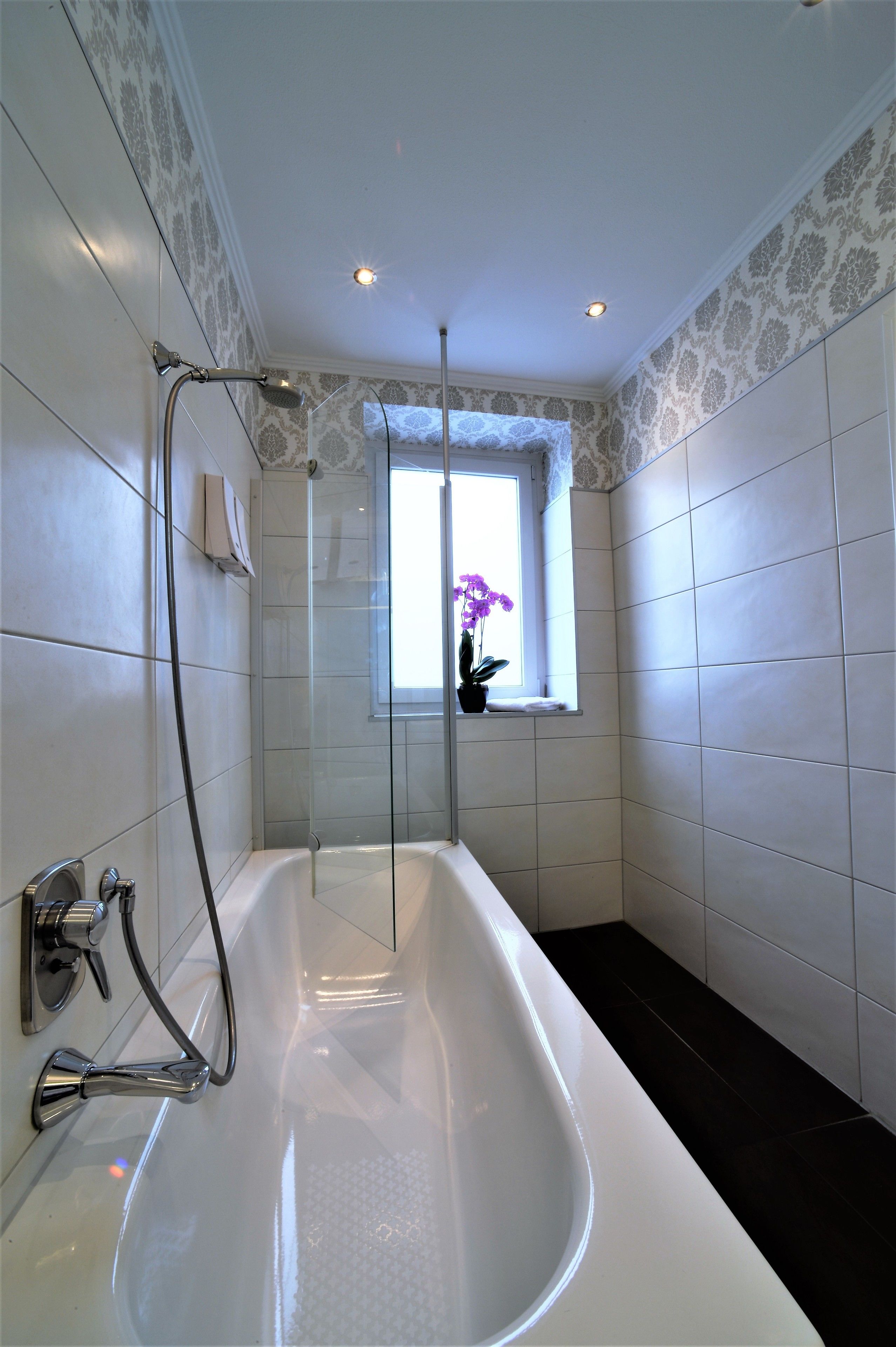 triple room | bathroom shower