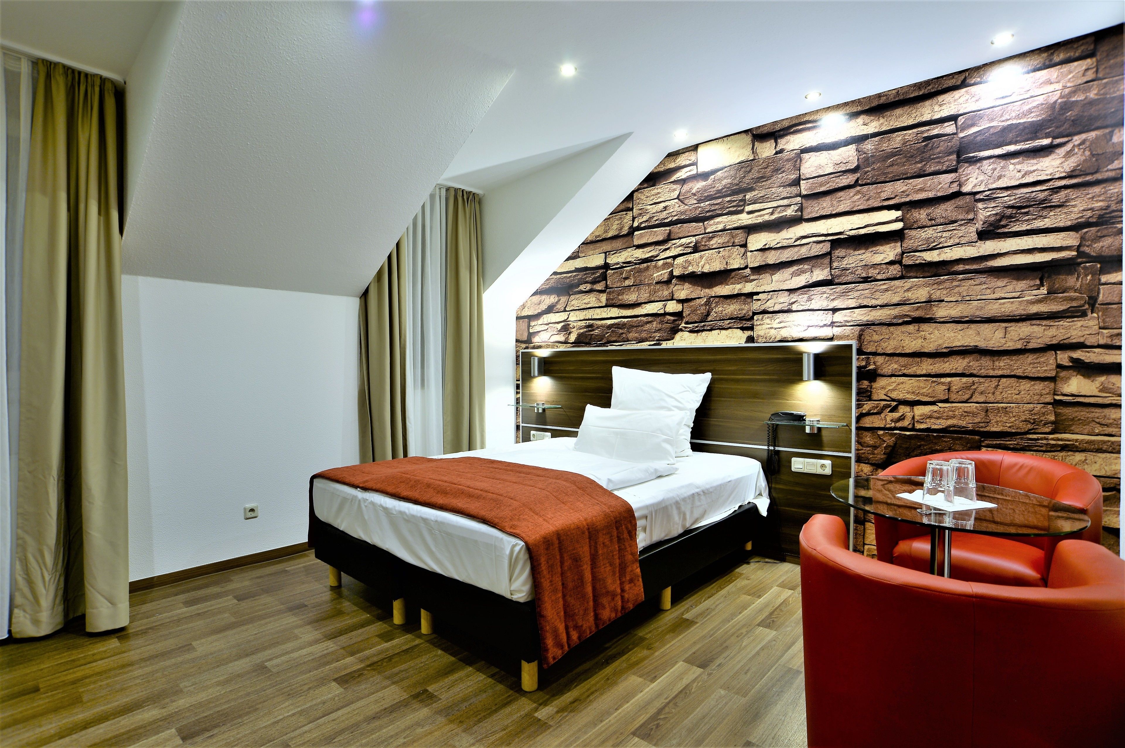 single room | premium bedding, free minibar, in-room safe, desk