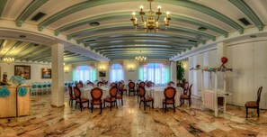 Breakfast (EUR 2 per person) - Hotel Sandra (Alcala de Guadaira)