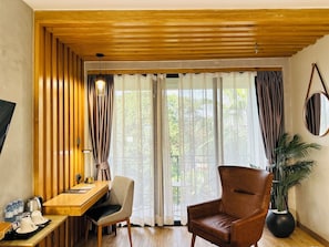 Standard Double Room | Living area | 40-inch LED TV with premium channels, TV - Fairway Hotel & Spa (Kampala)