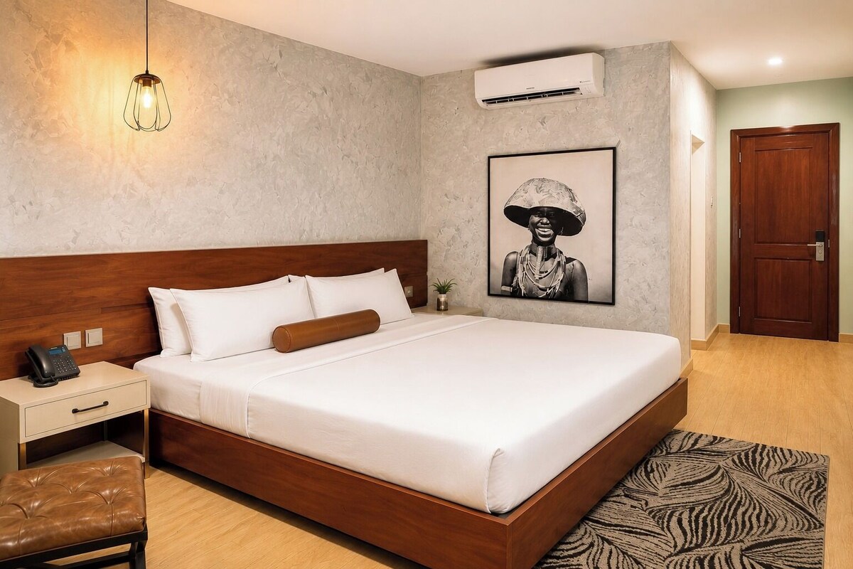 Deluxe Double Room | Frette Italian sheets, premium bedding, in-room safe, desk