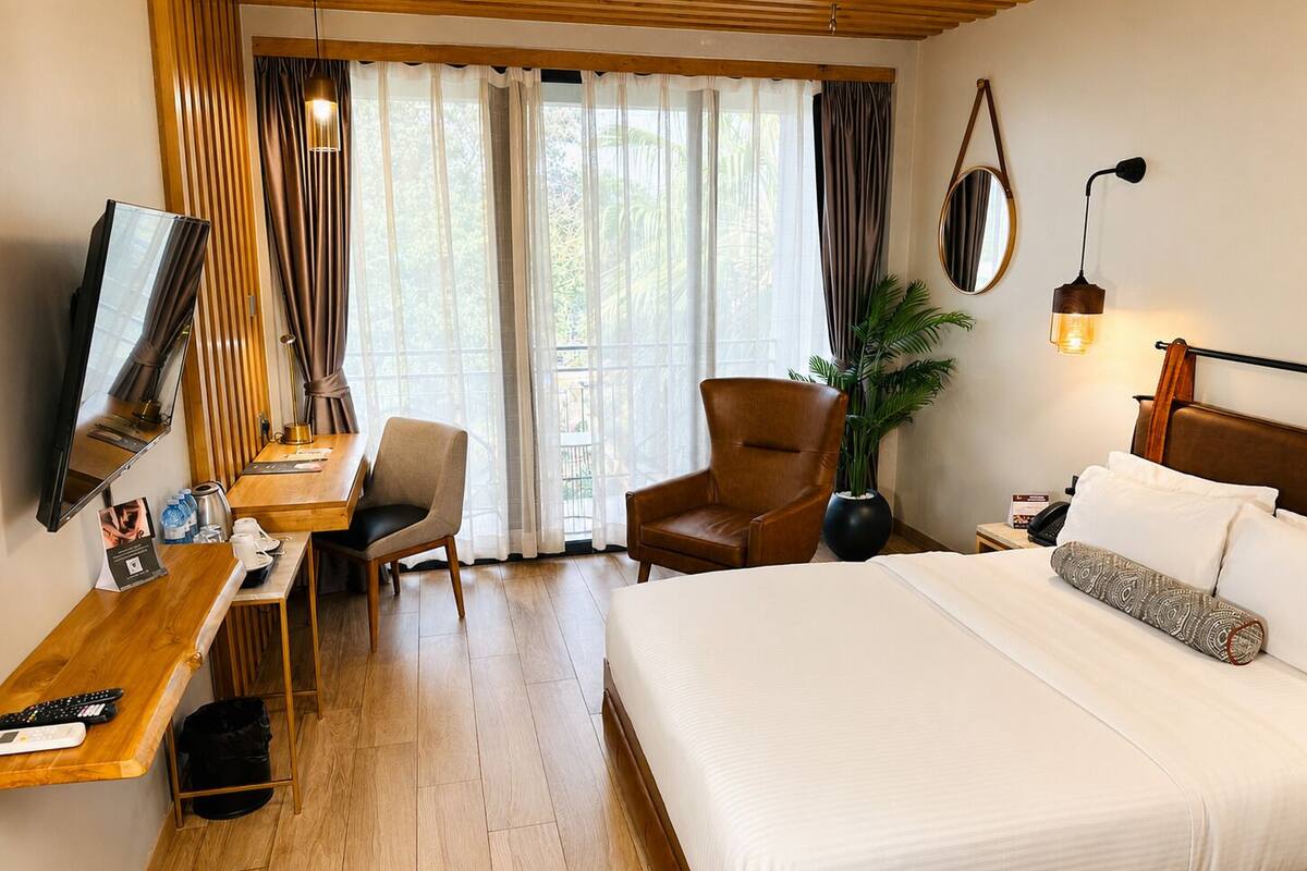 Standard Double Room | Frette Italian sheets, premium bedding, in-room safe, desk