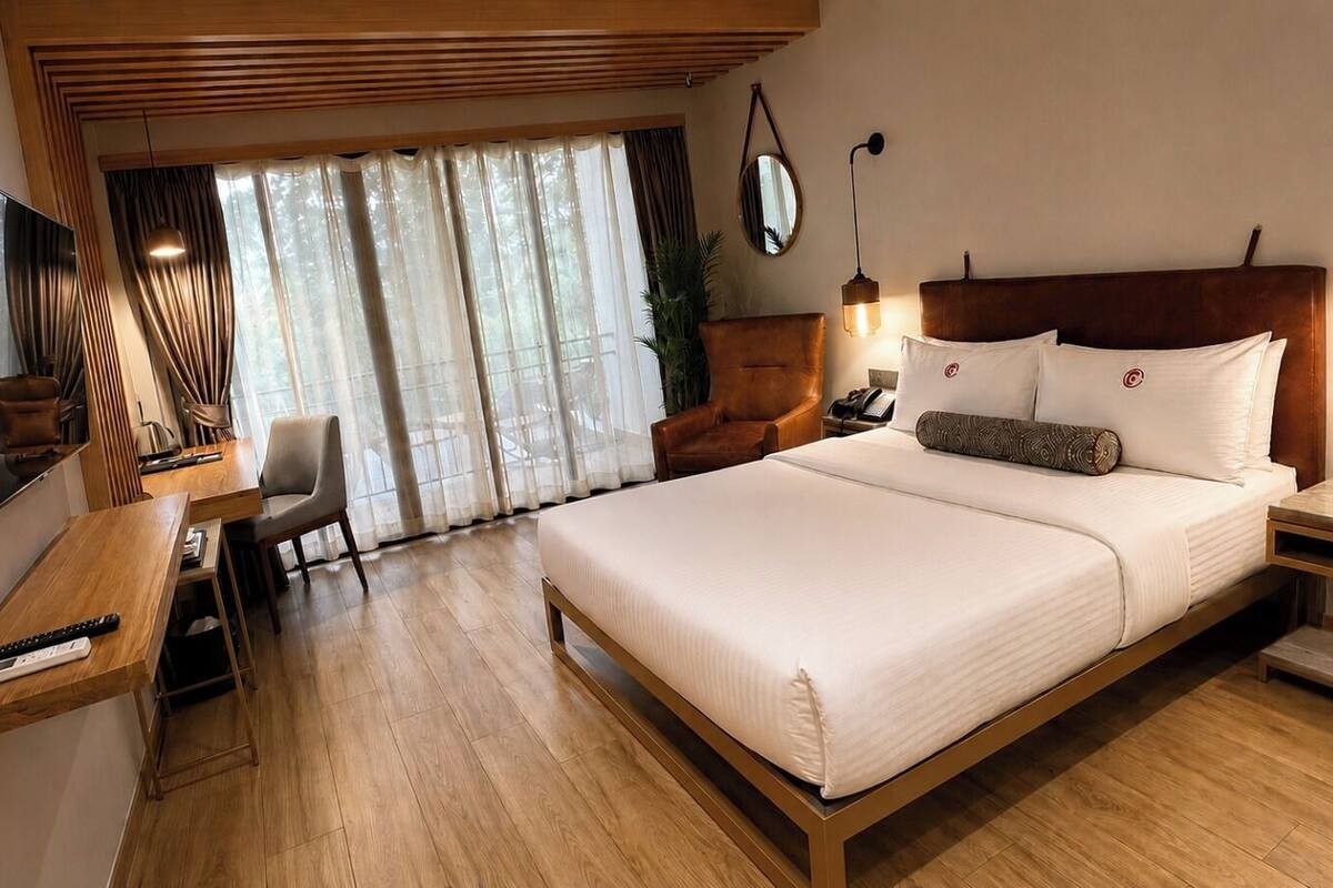 Standard Double Room | Frette Italian sheets, premium bedding, in-room safe, desk
