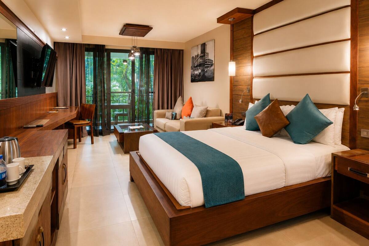 Executive Room, 1 Bedroom | Living area | 40-inch LED TV with premium channels, TV