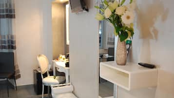 1 bedroom, minibar, in-room safe, desk