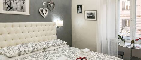 1 phòng ngủ, minibar, két bảo mật tại phòng, bàn