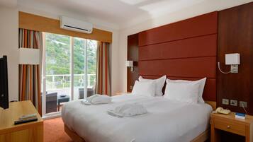 Ropa de cama de alta calidad y artículos del minibar gratis