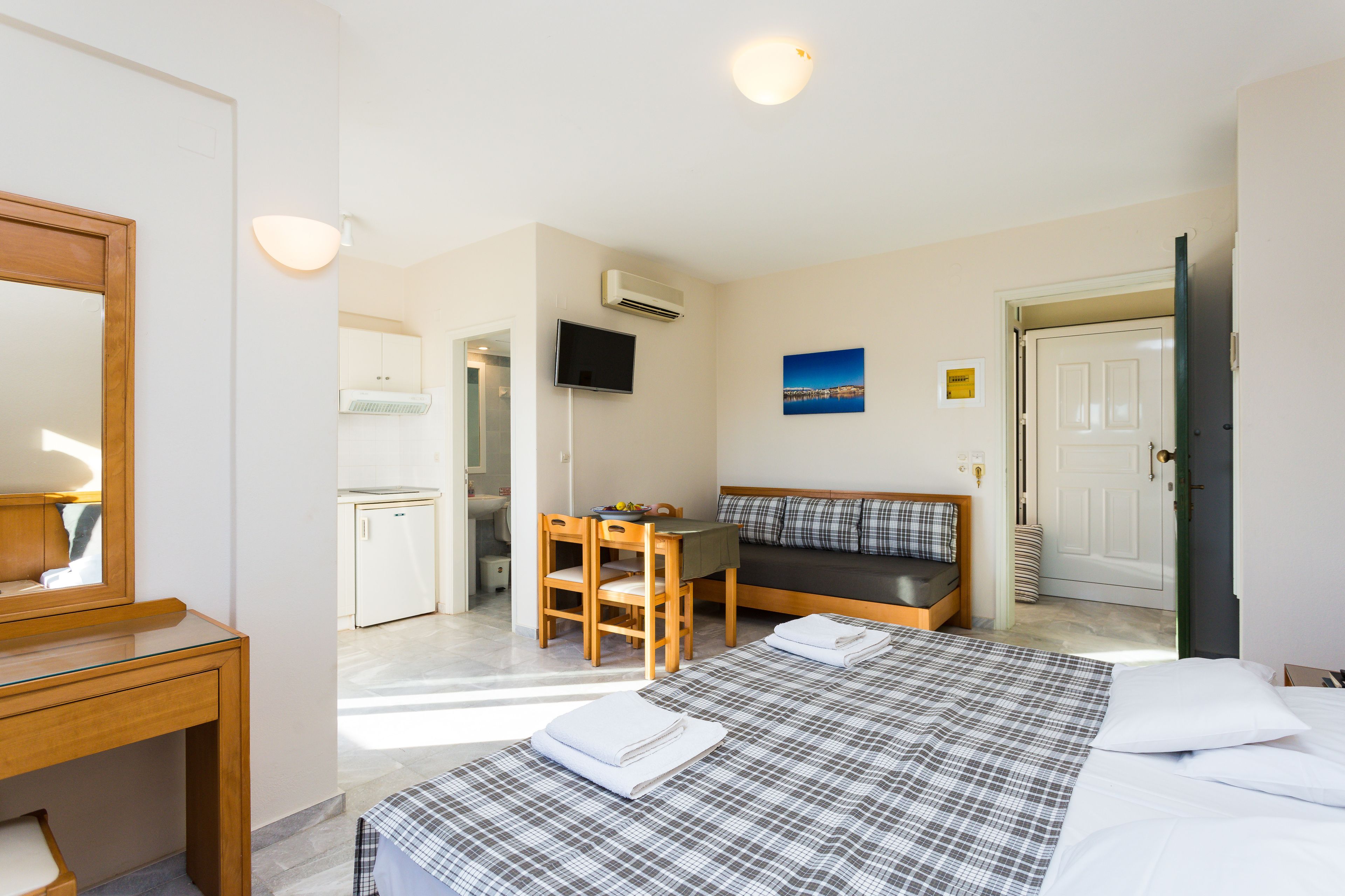 Photo - Radamanthy's Hotel Apartments