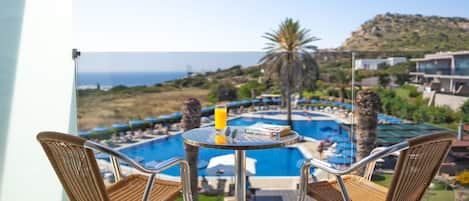 Quarto casal ou duplo superior, vista para o mar | Cofres nos quartos, roupa de cama