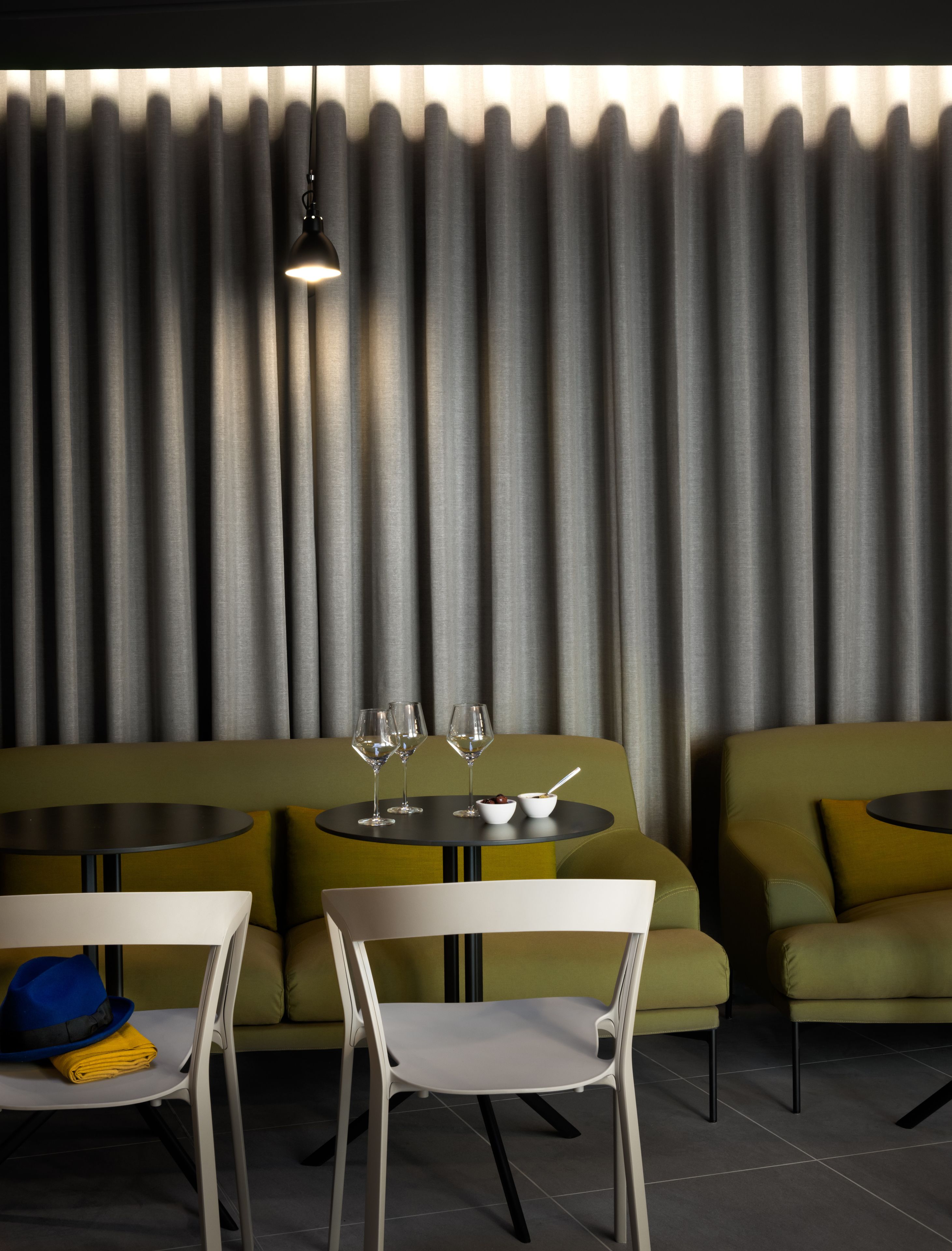 lunch and dinner served