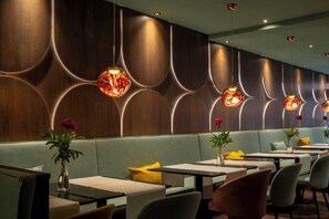 Breakfast, lunch and dinner served - Hezelhof Hotel (Dinkelsbuehl)