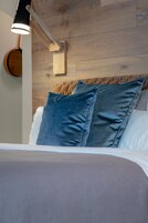 Premium bedding, minibar, in-room safe, cribs/infant beds