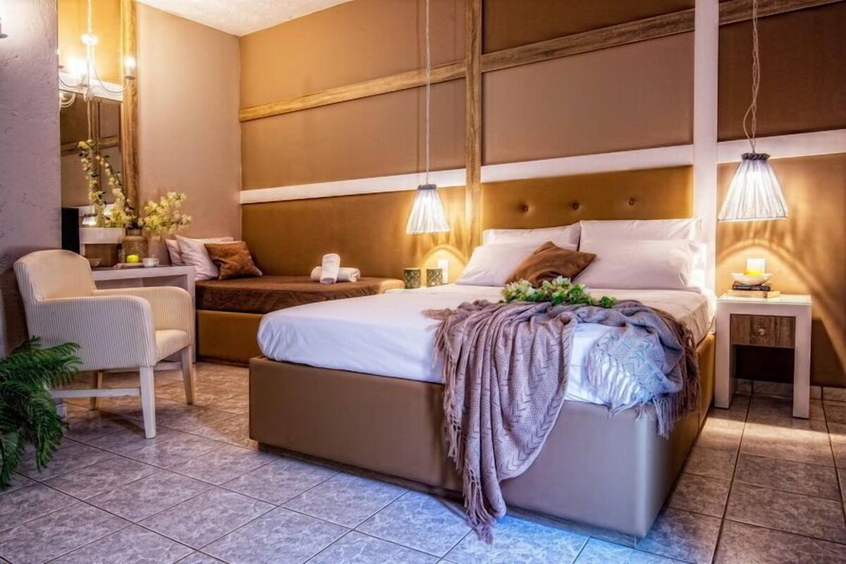 Cofres nos quartos, quartos à prova de som, berços grátis