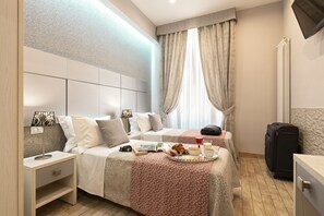Minibar, in-room safe, desk, laptop workspace - Five Rooms Rome (Rome)