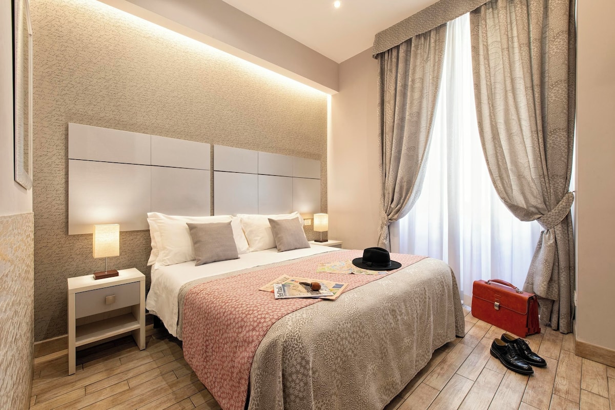 Camera doppia | Minibar, una cassaforte in camera, una scrivania, postazione laptop