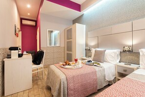 Business Double or Twin Room, 1 Double Bed | Minibar, in-room safe, desk, laptop workspace - Five Rooms Rome (Rome)