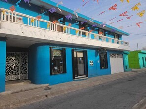 Fachada de la propiedad