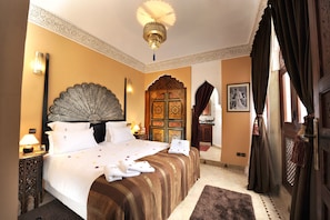 Ropa de cama de alta calidad y cubrecamas