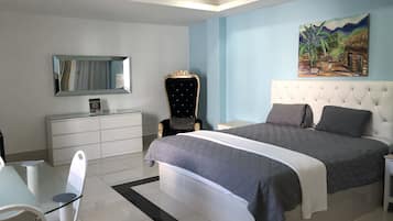 Suíte executiva, 1 cama King | Camas com colchões pillow-top, cofres nos quartos, cortinas blackout