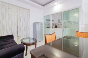 Superior Room, 1 King Bed | Pillowtop beds, in-room safe, blackout drapes, soundproofing - La Casona Dorada (Santo Domingo)