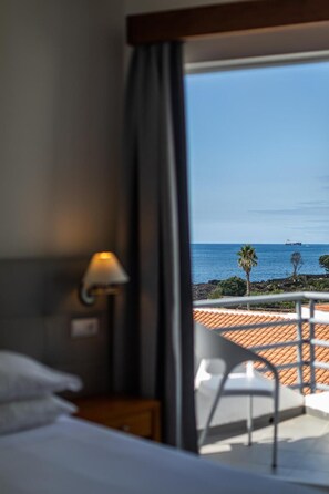 免费 WiFi、床单