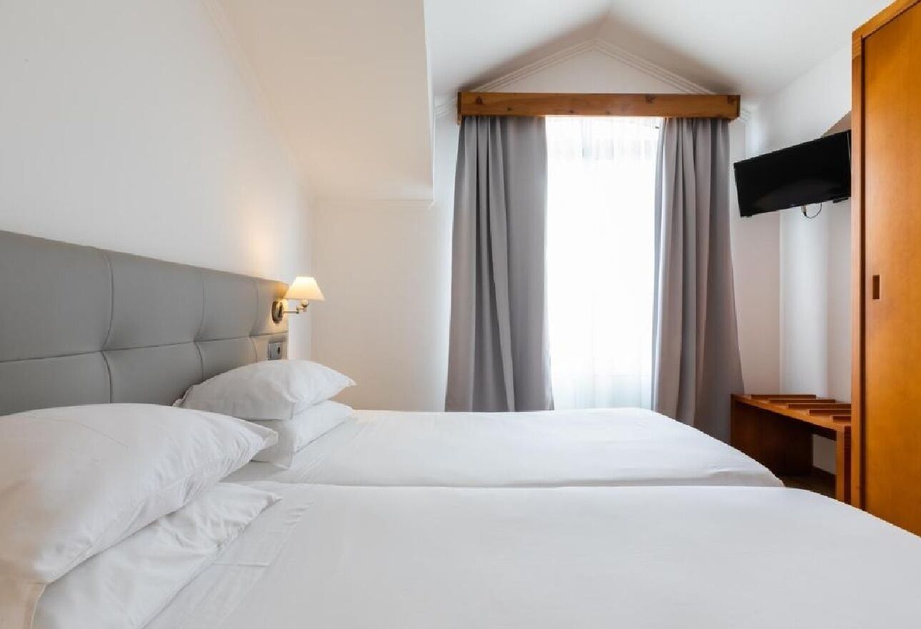 家庭三人房 | 免費 Wi-Fi、床單