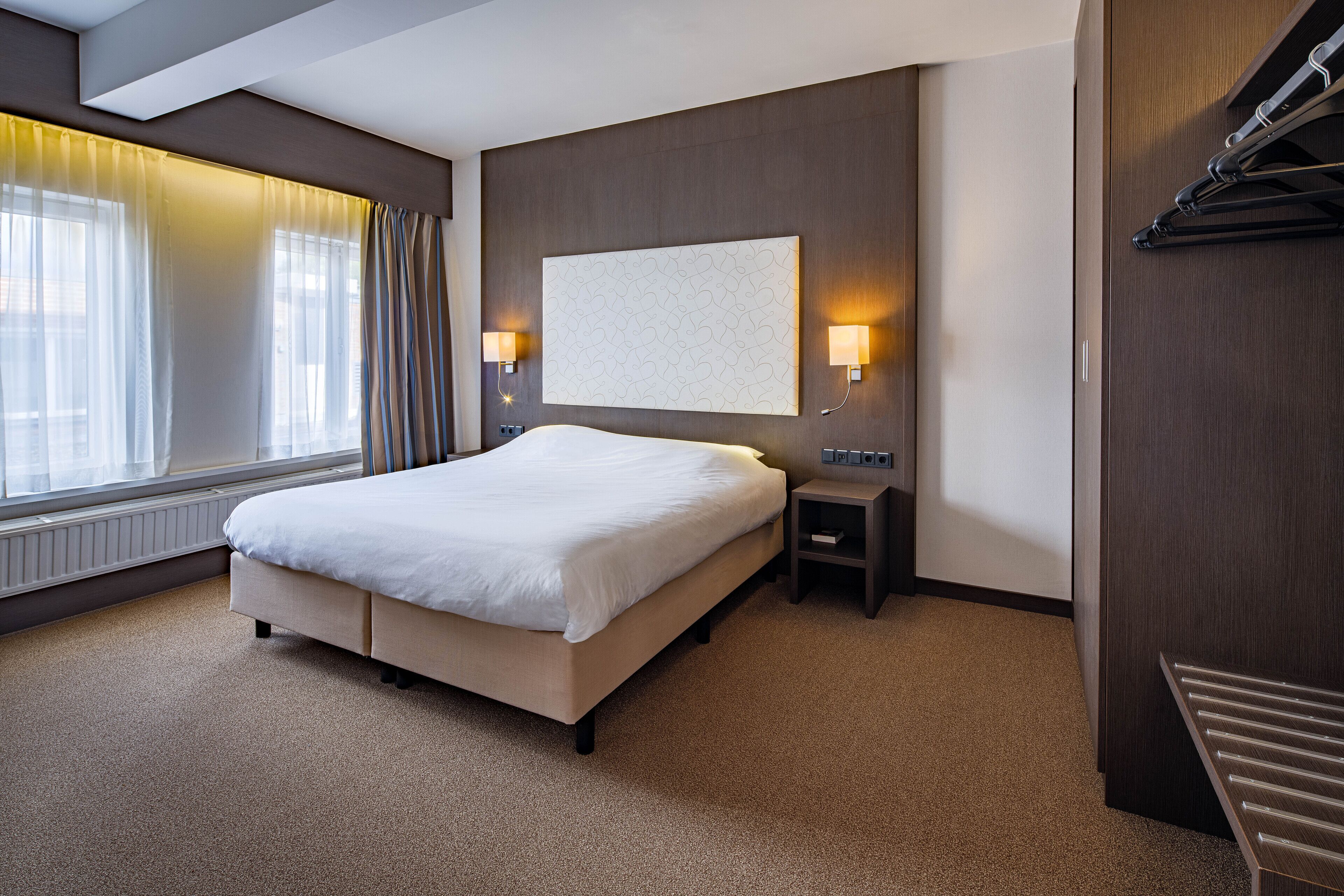 Studio Suite | Két bảo mật tại phòng, bàn, khu vực làm việc phù hợp cho laptop 