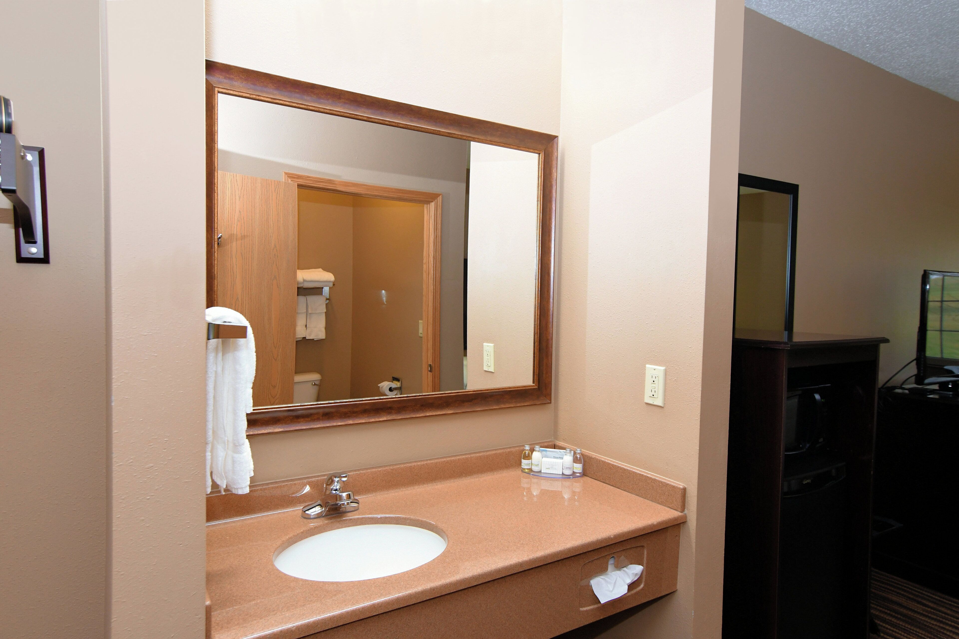 room, 1 king bed, non smoking | in-room safe, desk, laptop workspace, iron/ironing board