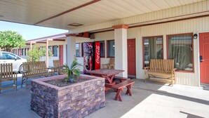 Outdoor dining - Capital O Padre Island Corpus Christi (Corpus Christi)