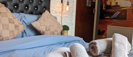 Kamar Double Standar, ensuite ((New York))