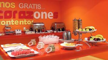 Se sirven desayunos y cocina mexicana