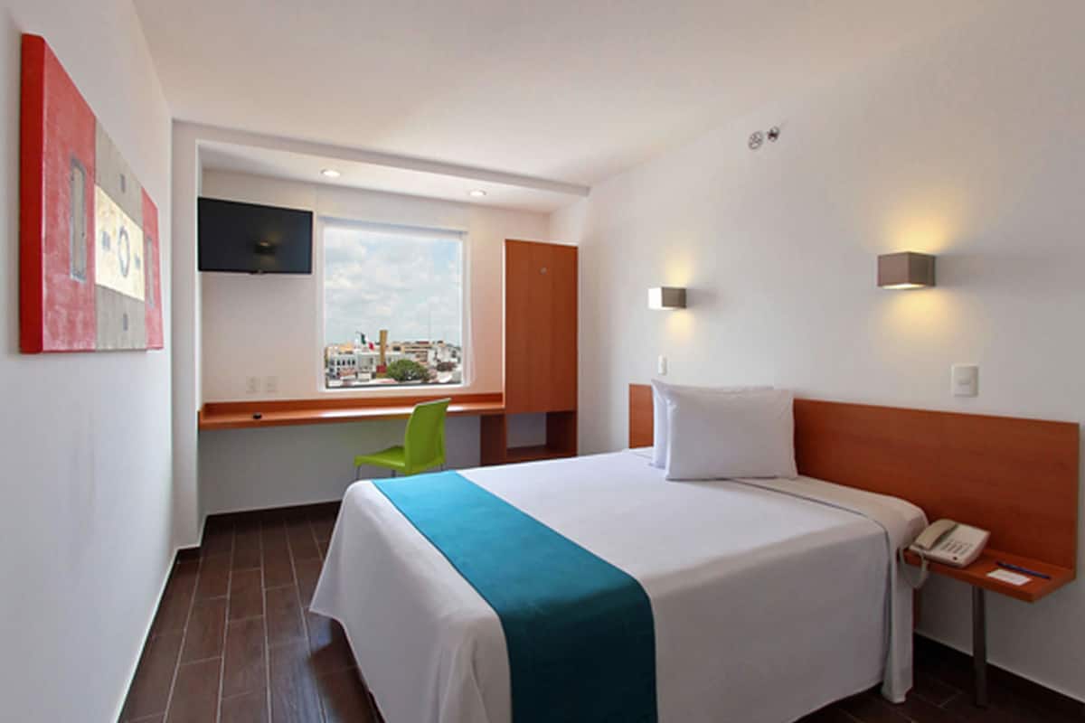 Superior Room, 1 Queen Bed | Desk, iron/ironing board, free WiFi, bed sheets