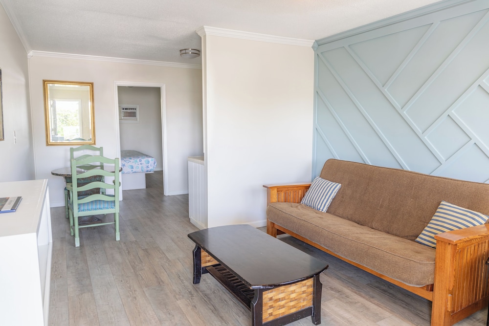 Atlantis Inn Tybee Island, Georgia by null