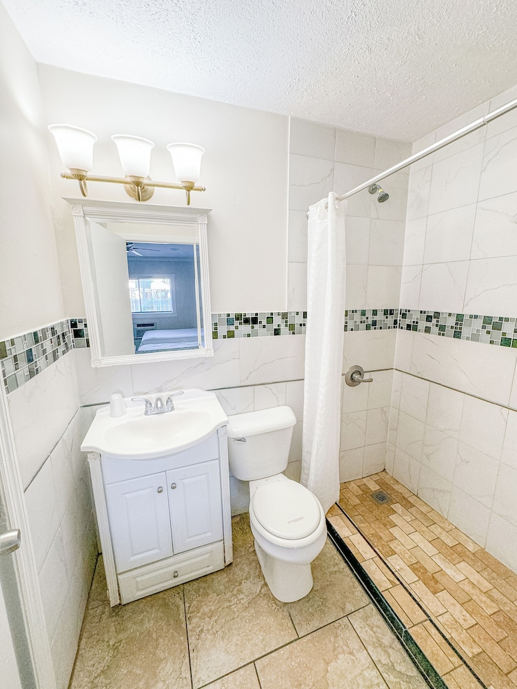 Atlantis Inn Tybee Island, Georgia by null