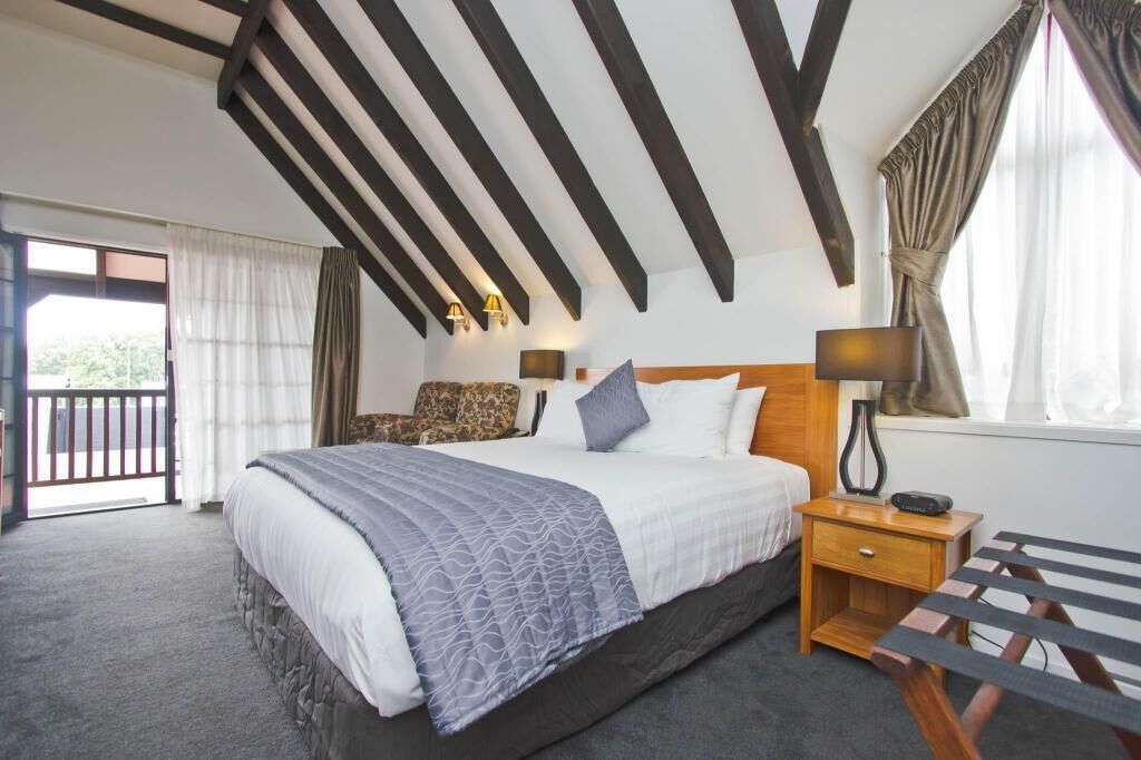 Egyptian cotton sheets, premium bedding, down duvets