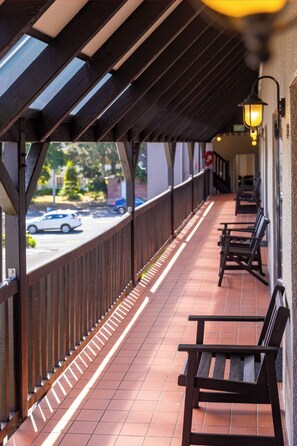 Exterior - Knights Inn (Auckland)