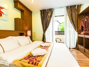 Kamar Double Premium | Didekorasi berbeda-beda dan dilengkapi dengan perabotan berbeda-beda